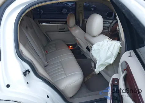 2004 Lincoln Town Car Signature from USA, damaged, VIN 1LNHM81W34Y679984